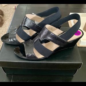 Ellen Tracy Wedges